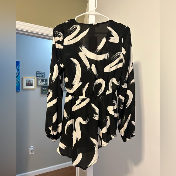 Women's INTEMPO Asymmetrical Faux-Wrap * Size XS * Black White Print - Picture 6 of 7